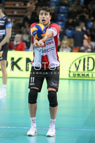  30.10.2016 RZESZOW<br />SIATKOWKA PLUSLIGA 2016/2017 MEN VOLLEYBALL POLAND POLISH PLUS LIGA LEAGUE SEASON 2016/2017<br />MECZ ASSECO RESOVIA RZESZOW - CERRAD CZARNI RADOM <br />N/Z FABIAN DRZYZGA SYLWETKA <br /> 