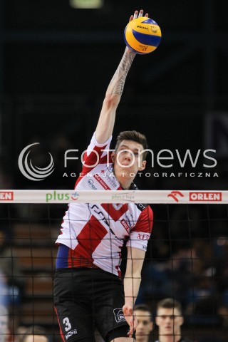  30.10.2016 RZESZOW<br />SIATKOWKA PLUSLIGA 2016/2017 MEN VOLLEYBALL POLAND POLISH PLUS LIGA LEAGUE SEASON 2016/2017<br />MECZ ASSECO RESOVIA RZESZOW - CERRAD CZARNI RADOM <br />N/Z BARTLOMIEJ LEMANSKI SYLWETKA ATAK <br /> 