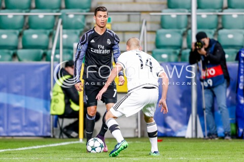  02.11.2016 WARSZAWA PILKA NOZNA STADION LEGII<br />FOOTBALL RUNDA ELIMINACJI UEFA CHAMPIONS LEAGUE<br />MECZ LEGIA WARSZAWA - REAL MADRYT<br />N/Z CRISTIANO RONALDO ADAM HLOUSEK <br /> 