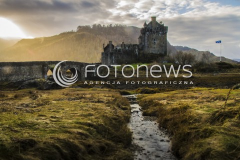  09.11.2016 JESIENNY PEJZAZ SZKOCJI <br />
ZDJECIE ILUSTRACYJNE<br />
N/Z ZAMEK EILEAN DONAN NA WYSPIE LOCH DUICH<br />
 
