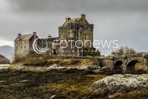  09.11.2016 JESIENNY PEJZAZ SZKOCJI <br />
ZDJECIE ILUSTRACYJNE<br />
N/Z ZAMEK EILEAN DONAN NA WYSPIE LOCH DUICH<br />
 
