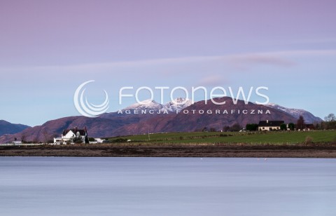  09.11.2016 JESIENNY PEJZAZ SZKOCJI<br />
ZDJECIE ILUSTRACYJNE<br />
N/Z RZEKA I GORY NA WYSPY SKYE<br />
 