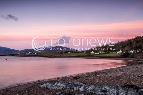  09.11.2016 JESIENNY PEJZAZ SZKOCJI<br />
ZDJECIE ILUSTRACYJNE<br />
N/Z RZEKA I GORY NA WYSPY SKYE<br />
 