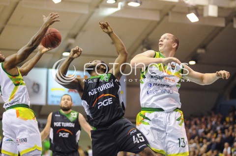  07.11.2016 KROSNO <br />KOSZYKOWKA TAURON BASKET LIGA PLK 2016/2017 <br />MEN BASKETBALL POLAND POLISH BASKETLIGA LEAGUE SEASON 2016/2017 <br />MECZ MIASTO SZKLA KROSNO - PGE TUROW ZGORZELEC<br />N/Z JAKUB DLUSKI TWEETY CARTER <br /> 