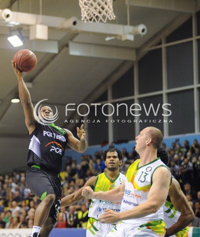  07.11.2016 KROSNO <br />KOSZYKOWKA TAURON BASKET LIGA PLK 2016/2017 <br />MEN BASKETBALL POLAND POLISH BASKETLIGA LEAGUE SEASON 2016/2017 <br />MECZ MIASTO SZKLA KROSNO - PGE TUROW ZGORZELEC<br />N/Z TWEETY CARTER JAKUB DLUSKI ROYCE WOOLRIDGE <br /> 