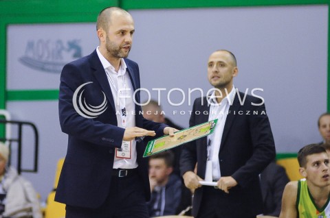  07.11.2016 KROSNO <br />KOSZYKOWKA TAURON BASKET LIGA PLK 2016/2017 <br />MEN BASKETBALL POLAND POLISH BASKETLIGA LEAGUE SEASON 2016/2017 <br />MECZ MIASTO SZKLA KROSNO - PGE TUROW ZGORZELEC<br />N/Z MICHAL BARAN - I TRENER ( HEAD COACH ) SYLWETKA <br /> 