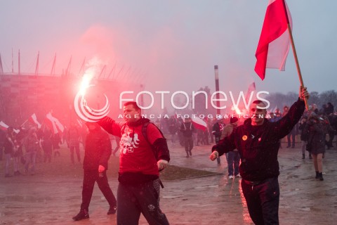  11.11.2016 WARSZAWA <br />MARSZ NIEPODLEGLOSCI 2016 SRODOWISK NARODOWYCH W WARSZAWIE <br />N/Z UCZESTNICY <br /> 