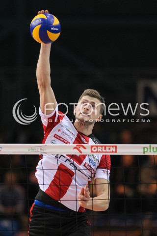  12.11.2016 RZESZOW<br />SIATKOWKA PLUSLIGA 2016/2017 MEN VOLLEYBALL POLAND POLISH PLUS LIGA LEAGUE SEASON 2016/2017<br />MECZ ASSECO RESOVIA RZESZOW - GKS KATOWICE <br />N/Z PIOTR NOWAKOWSKI SYLWETKA ATAK <br /> 