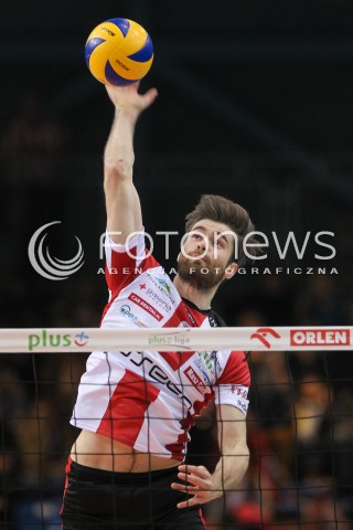  12.11.2016 RZESZOW<br />SIATKOWKA PLUSLIGA 2016/2017 MEN VOLLEYBALL POLAND POLISH PLUS LIGA LEAGUE SEASON 2016/2017<br />MECZ ASSECO RESOVIA RZESZOW - GKS KATOWICE <br />N/Z DAWID DRYJA SYLWETKA ATAK<br /> 