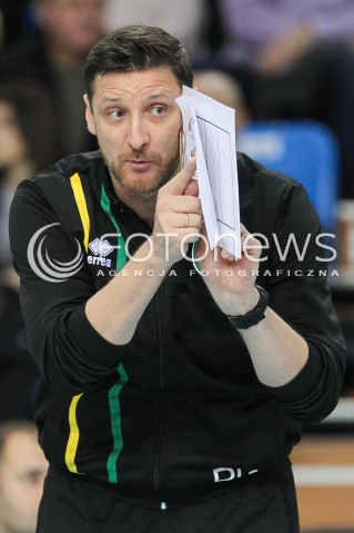  12.11.2016 RZESZOW<br />SIATKOWKA PLUSLIGA 2016/2017 MEN VOLLEYBALL POLAND POLISH PLUS LIGA LEAGUE SEASON 2016/2017<br />MECZ ASSECO RESOVIA RZESZOW - GKS KATOWICE <br />N/Z PIOTR GRUSZKA - I TRENER ( HEAD COACH ) SYLWETKA <br /> 