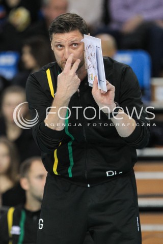  12.11.2016 RZESZOW<br />SIATKOWKA PLUSLIGA 2016/2017 MEN VOLLEYBALL POLAND POLISH PLUS LIGA LEAGUE SEASON 2016/2017<br />MECZ ASSECO RESOVIA RZESZOW - GKS KATOWICE <br />N/Z PIOTR GRUSZKA - I TRENER ( HEAD COACH ) SYLWETKA <br /> 