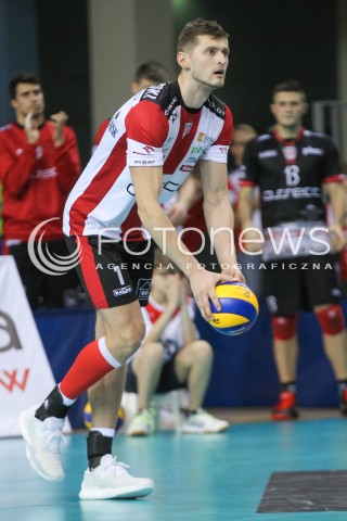  12.11.2016 RZESZOW<br />SIATKOWKA PLUSLIGA 2016/2017 MEN VOLLEYBALL POLAND POLISH PLUS LIGA LEAGUE SEASON 2016/2017<br />MECZ ASSECO RESOVIA RZESZOW - GKS KATOWICE <br />N/Z PIOTR NOWAKOWSKI SYLWETKA <br /> 