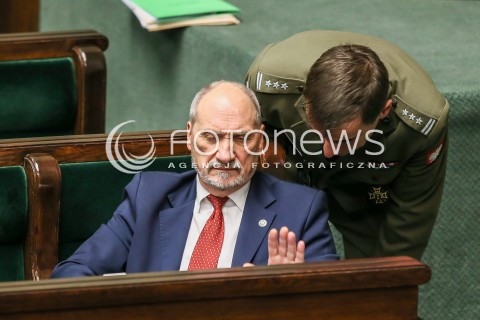  15.11.2016 WARSZAWA SEJM<br />POSIEDZENIE SEJMU RP<br />N/Z ANTONI MACIEREWICZ I PULKOWNIK WOJSKOWY WOJSKO<br /> 