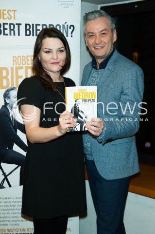  20.11.2016 WARSZAWA<br />PROMOCJA KSIAZKI ROBERTA BIEDRONIA PT. POD PRAD<br />N/Z ROBERT BIEDRON<br /> 