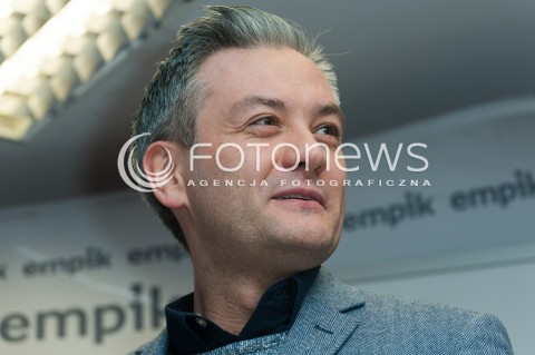  20.11.2016 WARSZAWA<br />PROMOCJA KSIAZKI ROBERTA BIEDRONIA PT. POD PRAD<br />N/Z ROBERT BIEDRON<br /> 