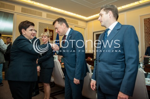 24.11.2016 WARSZAWA <br />POSIEDZENIE RADY MINISTROW <br />N/Z PREMIER BEATA SZYDLO MARIUSZ BLASZCZAK <br /> 