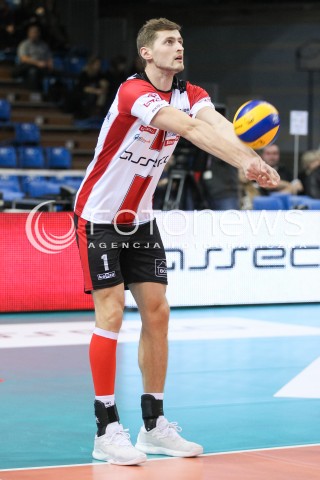  26.11.2016 RZESZOW<br />SIATKOWKA PLUSLIGA 2016/2017 MEN VOLLEYBALL POLAND POLISH PLUS LIGA LEAGUE SEASON 2016/2017<br />MECZ ASSECO RESOVIA RZESZOW - INDYKPOL AZS OLSZTYN <br />N/Z PIOTR NOWAKOWSKI SYLWETKA <br /> 