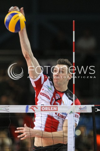  26.11.2016 RZESZOW<br />SIATKOWKA PLUSLIGA 2016/2017 MEN VOLLEYBALL POLAND POLISH PLUS LIGA LEAGUE SEASON 2016/2017<br />MECZ ASSECO RESOVIA RZESZOW - INDYKPOL AZS OLSZTYN <br />N/Z GAVIN SCHMITT SYLWETKA ATAK<br /> 