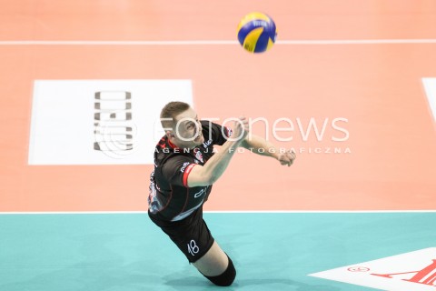  26.11.2016 RZESZOW<br />SIATKOWKA PLUSLIGA 2016/2017 MEN VOLLEYBALL POLAND POLISH PLUS LIGA LEAGUE SEASON 2016/2017<br />MECZ ASSECO RESOVIA RZESZOW - INDYKPOL AZS OLSZTYN <br />N/Z DAMIAN WOJTASZEK OBRONA SYLWETKA <br /> 