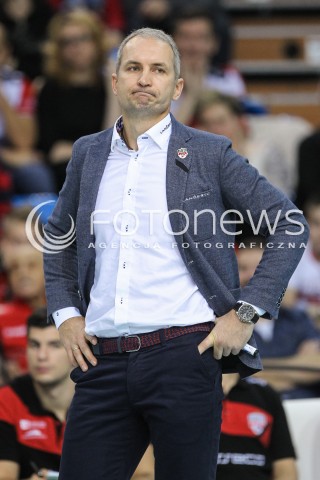  26.11.2016 RZESZOW<br />SIATKOWKA PLUSLIGA 2016/2017 MEN VOLLEYBALL POLAND POLISH PLUS LIGA LEAGUE SEASON 2016/2017<br />MECZ ASSECO RESOVIA RZESZOW - INDYKPOL AZS OLSZTYN <br />N/Z ANDRZEJ KOWAL - I TRENER ( HEAD COACH ) SYLWETKA <br /> 