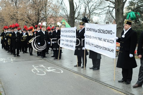  29.11.2016 WARSZAWA<br />PIKIETA GORNIKOW PRZED KANCELARIA PREMIER<br />N/Z GORNICY<br /> 
