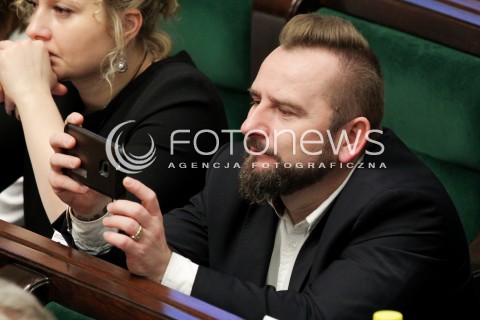  02.12.2016 WARSZAWA SEJM<br />POSIEDZENIE SEJMU RP<br />N/Z PIOTR LIROY MARZEC<br /> 