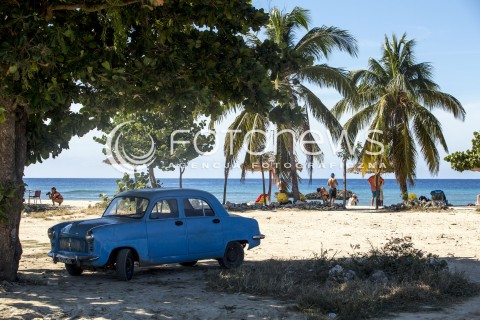  02.12.2016 KUBA HAWANA<br />ZDJECIE ILUSTRACYJNE<br />POJAZDY NA KUBIE<br />N/Z TAKSOWKA NAD MORZE<br /> 