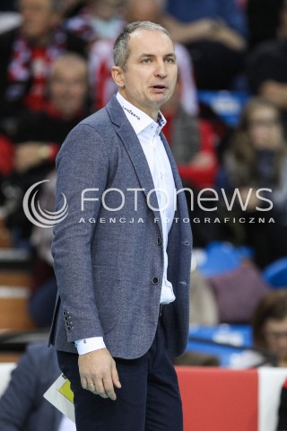  03.12.2016 RZESZOW<br />SIATKOWKA PLUSLIGA 2016/2017 MEN VOLLEYBALL POLAND POLISH PLUS LIGA LEAGUE SEASON 2016/2017<br />MECZ ASSECO RESOVIA RZESZOW - BBTS BIELSKO - BIALA <br />N/Z ANDRZEJ KOWAL - I TRENER ( HEAD COACH ) SYLWETKA <br /> 