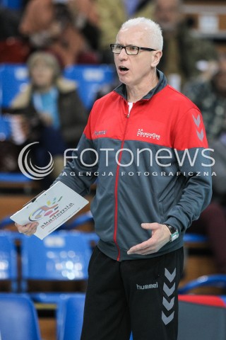  04.12.2016 RZESZOW<br />SIATKOWKA ORLEN LIGA 2016/2017 WOMEN VOLLEYBALL POLAND POLISH ORLENLIGA LEAGUE SEASON 2016/2017<br />MECZ DEVELOPRES SKYRES RZESZOW - KSZO OSTROWIEC<br />N/Z JACEK SKROK - I TRENER ( HEAD COACH ) SYLWETKA <br /> 