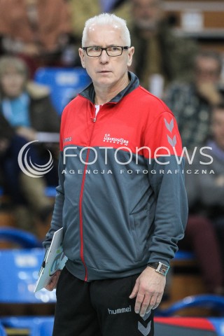  04.12.2016 RZESZOW<br />SIATKOWKA ORLEN LIGA 2016/2017 WOMEN VOLLEYBALL POLAND POLISH ORLENLIGA LEAGUE SEASON 2016/2017<br />MECZ DEVELOPRES SKYRES RZESZOW - KSZO OSTROWIEC<br />N/Z JACEK SKROK - I TRENER ( HEAD COACH ) SYLWETKA <br /> 