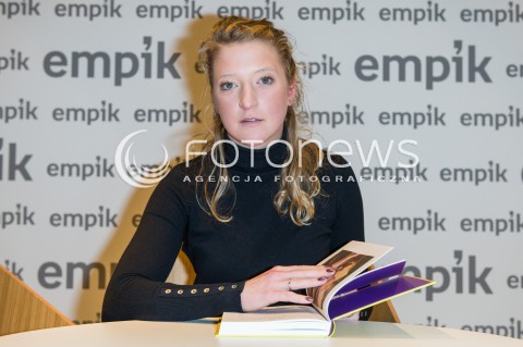  09.12.2016 WARSZAWA<br />
PROMOCJA KSIAZKI LARY GESSLER PT. SLODKI ZIELNIK LARY<br />
N/Z LARA GESSLER<br />
 