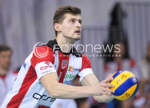  14.12.2016 RZESZOW<br />SIATKOWKA PLUSLIGA 2016/2017 MEN VOLLEYBALL POLAND POLISH PLUS LIGA LEAGUE SEASON 2016/2017<br />MECZ ASSECO RESOVIA RZESZOW - MKS BEDZIN <br />N/Z PIOTR NOWAKOWSKI SYLWETKA <br /> 