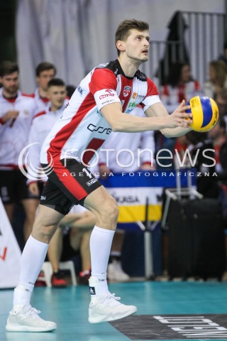  14.12.2016 RZESZOW<br />SIATKOWKA PLUSLIGA 2016/2017 MEN VOLLEYBALL POLAND POLISH PLUS LIGA LEAGUE SEASON 2016/2017<br />MECZ ASSECO RESOVIA RZESZOW - MKS BEDZIN <br />N/Z PIOTR NOWAKOWSKI SYLWETKA <br /> 