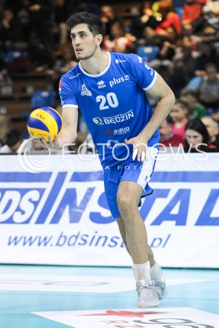  14.12.2016 RZESZOW<br />SIATKOWKA PLUSLIGA 2016/2017 MEN VOLLEYBALL POLAND POLISH PLUS LIGA LEAGUE SEASON 2016/2017<br />MECZ ASSECO RESOVIA RZESZOW - MKS BEDZIN <br />N/Z RAFAEL ARAUJO RODRIGUES SYLWETKA <br /> 