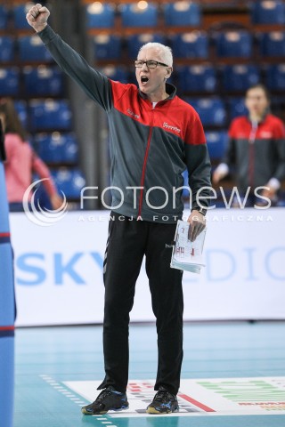  18.12.2016 RZESZOW<br />SIATKOWKA ORLEN LIGA 2016/2017 WOMEN VOLLEYBALL POLAND POLISH ORLENLIGA LEAGUE SEASON 2016/2017<br />MECZ DEVELOPRES SKYRES RZESZOW - GIACOMINI BUDOWLANI TORUN <br />N/Z JACEK SKROK - I TRENER ( HEAD COACH ) SYLWETKA RADOSC EMOCJE <br /> 