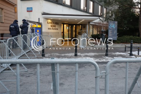  11.01.2017 WARSZAWA SEJM<br />POSIEDZENIE SEJMU RP<br />N/Z KANCELARIA SEJMU BARIERKI<br /> 