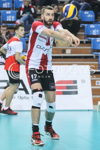  11.01.2017 RZESZOW <br />SIATKOWKA PUCHAR POLSKI MEZCZYZN 2017 <br />MECZ 1/4 PUCHARU POLSKI <br />MEN VOLLEYBALL POLAND POLISH CUP SEASON 2016/2017 <br />MECZ ASSECO RESOVIA RZESZOW - LOTOS TREFL GDANSK <br />N/Z DAMIAN WOJTASZEK SYLWETKA <br /> 