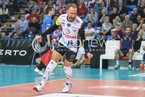  11.01.2017 RZESZOW <br />SIATKOWKA PUCHAR POLSKI MEZCZYZN 2017 <br />MECZ 1/4 PUCHARU POLSKI <br />MEN VOLLEYBALL POLAND POLISH CUP SEASON 2016/2017 <br />MECZ ASSECO RESOVIA RZESZOW - LOTOS TREFL GDANSK <br />N/Z PIOTR GACEK RADOSC EMOCJE SYLWETKA <br /> 