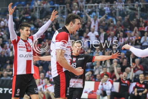  11.01.2017 RZESZOW <br />SIATKOWKA PUCHAR POLSKI MEZCZYZN 2017 <br />MECZ 1/4 PUCHARU POLSKI <br />MEN VOLLEYBALL POLAND POLISH CUP SEASON 2016/2017 <br />MECZ ASSECO RESOVIA RZESZOW - LOTOS TREFL GDANSK <br />N/Z GAVIN SCHMITT THIBAULT ROSSARD DAMIAN WOJTASZEK RADOSC EMOCJE <br /> 