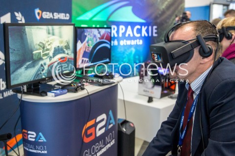  27.01.2017 JASIONKA<br />CENTRUM WYSTAWIENNICZO - KONGRESOWE G2A ARENA<br />X FORUM EUROPA - UKRAINA<br />ZDJECIE ILUSTRACYJNE ILUSTRANT<br />N/Z POKAZ GRY W TECHNOLOGII 3D FIRMY G2A - OKULARY 3D<br /> 