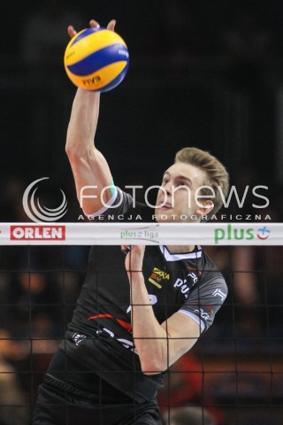  28.01.2017 RZESZOW<br />SIATKOWKA PLUSLIGA 2016/2017 MEN VOLLEYBALL POLAND POLISH PLUS LIGA LEAGUE SEASON 2016/2017<br />MECZ ASSECO RESOVIA RZESZOW - PGE SKRA BELCHATOW <br />N/Z ARTUR SZALPUK SYLWETKA ATAK<br /> 