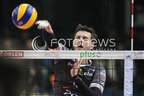  28.01.2017 RZESZOW<br />SIATKOWKA PLUSLIGA 2016/2017 MEN VOLLEYBALL POLAND POLISH PLUS LIGA LEAGUE SEASON 2016/2017<br />MECZ ASSECO RESOVIA RZESZOW - PGE SKRA BELCHATOW <br />N/Z MICHAL WINIARSKI SYLWETKA ATAK<br /> 