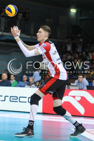  05.02.2017 RZESZOW<br />SIATKOWKA PLUSLIGA 2016/2017 MEN VOLLEYBALL POLAND POLISH PLUS LIGA LEAGUE SEASON 2016/2017<br />MECZ ASSECO RESOVIA RZESZOW - CUPRUM LUBIN <br />N/Z BARTLOMIEJ LEMANSKI SYLWETKA <br /> 