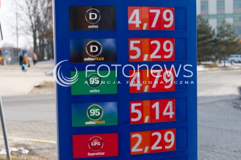  13.02.2017 WARSZAWA<br />JUZ W MAJU STACJE STATOIL ZNIKNA Z POLSKI<br />ZDJECIE ILUSTRACYJNE<br />N/Z STACJA PALIW TABLICA CENY PALIW <br /> 