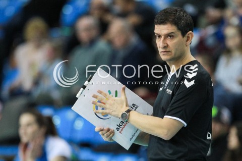  19.02.2017 RZESZOW<br />SIATKOWKA ORLEN LIGA 2016/2017 WOMEN VOLLEYBALL POLAND POLISH ORLENLIGA LEAGUE SEASON 2016/2017<br />MECZ DEVELOPRES SKYRES RZESZOW - ATOM TREFL SOPOT <br />N/Z LORENZO MICELLI - I TRENER ( HEAD COACH ) SYLWETKA <br /> 