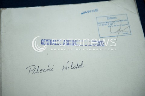  23.02.2017 WARSZAWA ARESZT SLEDCZY<br />KONFERENCJA WICEMINISTRA SPRAWIEDLIWOSCI<br />PODPISANIE POROZUMIENIA POMIEDZY MUZEUM ZOLNIERZY WYKLETYCH I WIEZNIOW POLITYCZNYCH PRL A WOJSKOWYM BIUREM HISTORYCZNYM<br />N/Z ARCHIWUM MUZEUM<br /> 