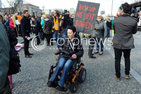  05.03.2017 WARSZAWA<br />XVIII WARSZAWSKA MANIFA PRZECIW PRZEMOCY WLADZY<br />N/Z UCZESTNICY PROTESTU<br /> 