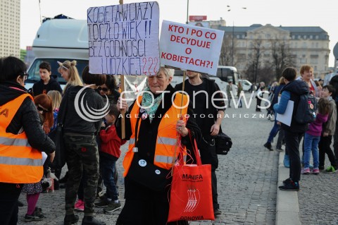  05.03.2017 WARSZAWA<br />XVIII WARSZAWSKA MANIFA PRZECIW PRZEMOCY WLADZY<br />N/Z UCZESTNICY PROTESTU<br /> 