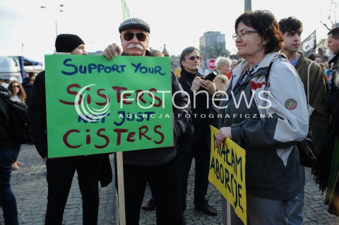  05.03.2017 WARSZAWA<br />XVIII WARSZAWSKA MANIFA PRZECIW PRZEMOCY WLADZY<br />N/Z UCZESTNICY PROTESTU<br /> 