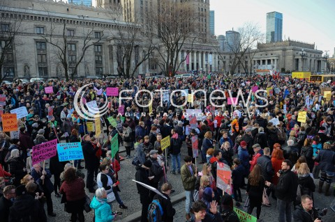  05.03.2017 WARSZAWA<br />XVIII WARSZAWSKA MANIFA PRZECIW PRZEMOCY WLADZY<br />N/Z UCZESTNICY PROTESTU<br /> 